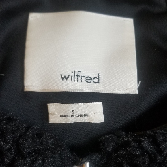 SOLD Sizes s aritzia sherpa vest - Picture 3 of 4